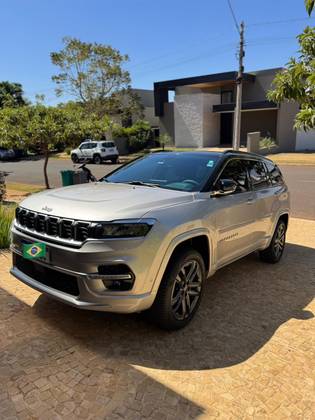 JEEP COMMANDER 2.0 HURRICANE 4 TURBO GASOLINA OVERLAND AT9 JEEP COMMANDER 2.0 HURRICANE 4 TURBO GASOLINA OVERLAND AT9